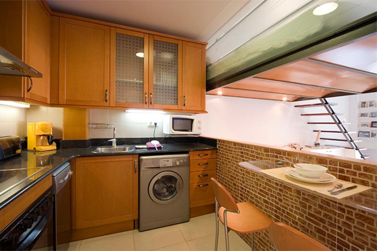 Reina Amalia Apartment — Foto 1